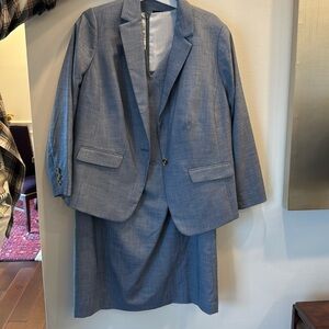 Talbots 14w dress suit and a lovely blue color